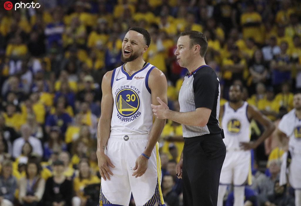 大比分获胜首场状态出色，勇士观众沸腾！，德罗巴重返赛场引发球迷热议的简单介绍