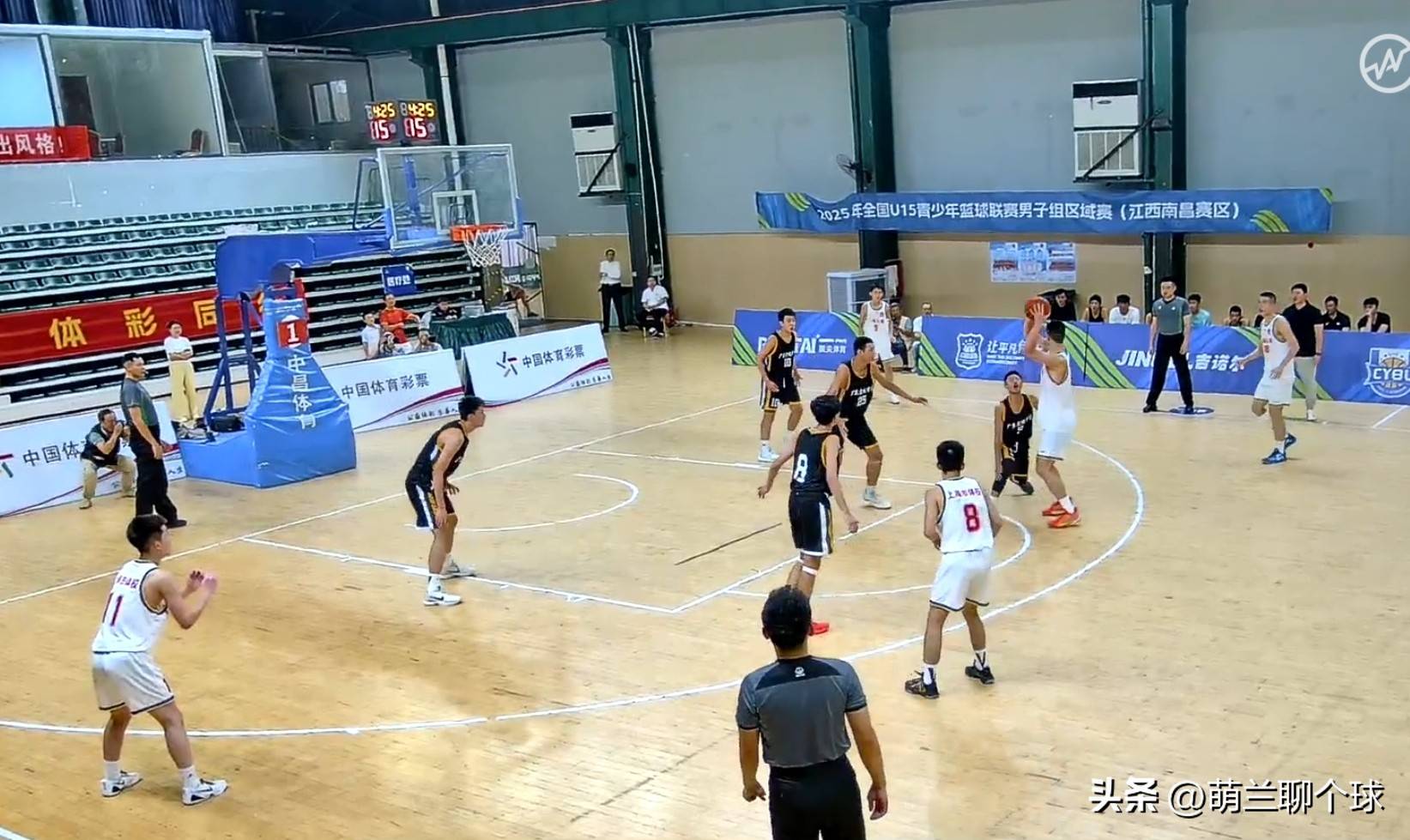 赛前体能课后，广东宏远篮板制胜备战社区盾，压力陡增，控场能力受关注的简单介绍