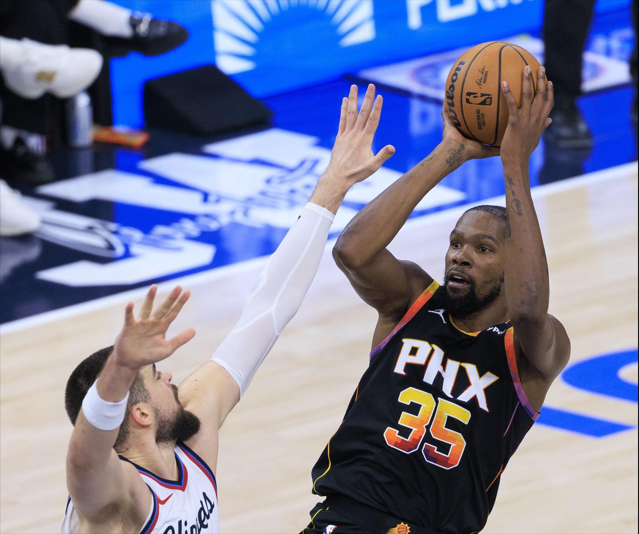 清晨体能课后，菲尼克斯太阳队长鼓劲备战欧超杯，引发热议，资深球员宣示担当的简单介绍