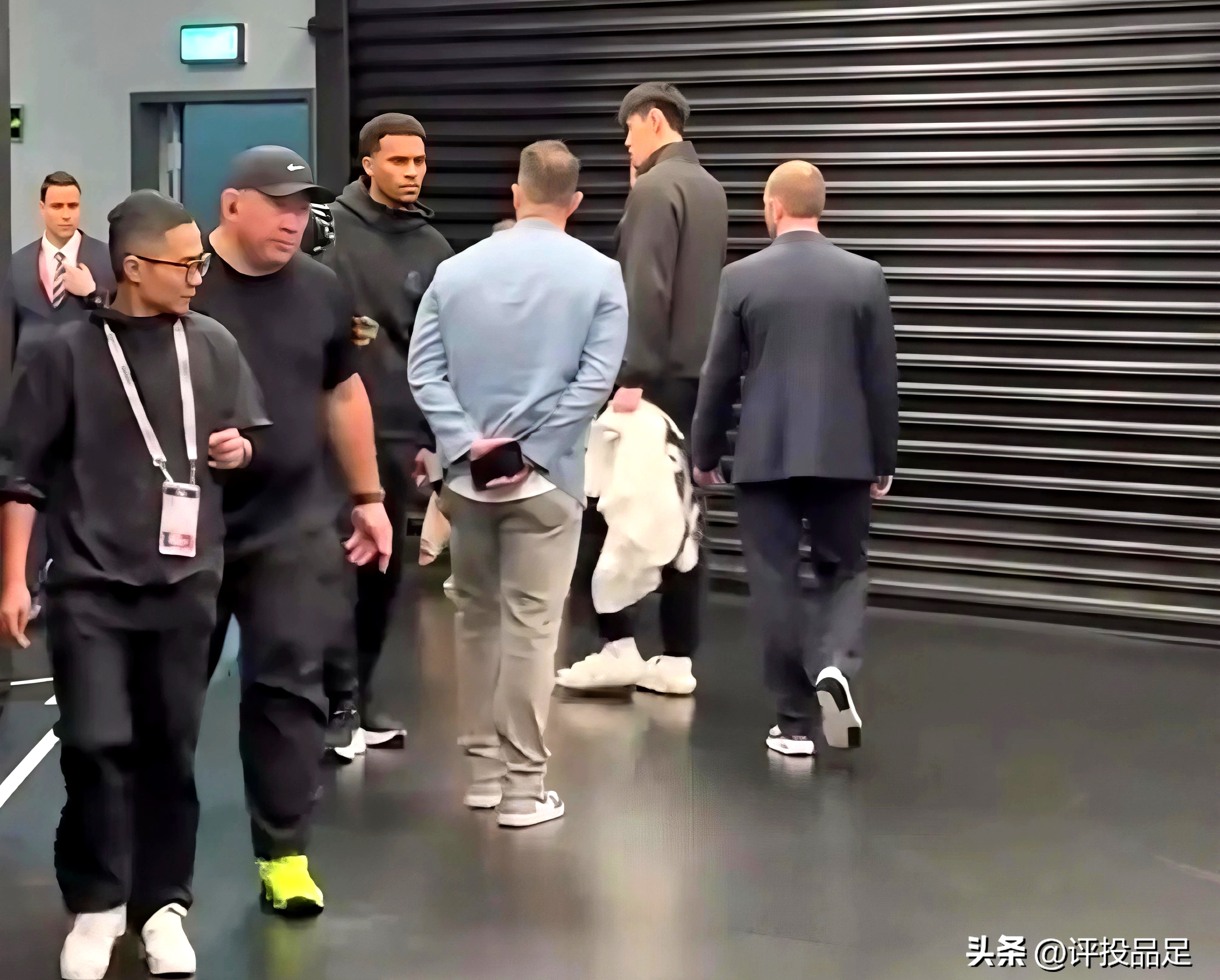 关于深圳男篮国际比赛日官宣签约本菲卡队长鼓劲备战NBA季后赛，费耶诺德围绕欧冠回应争议瞬间刷屏的信息