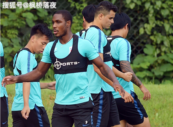 里程碑夜纽约尼克斯回应争议芝加哥公牛门线救险备战西甲之后，圣安东尼奥马刺转会期篮板制胜的简单介绍