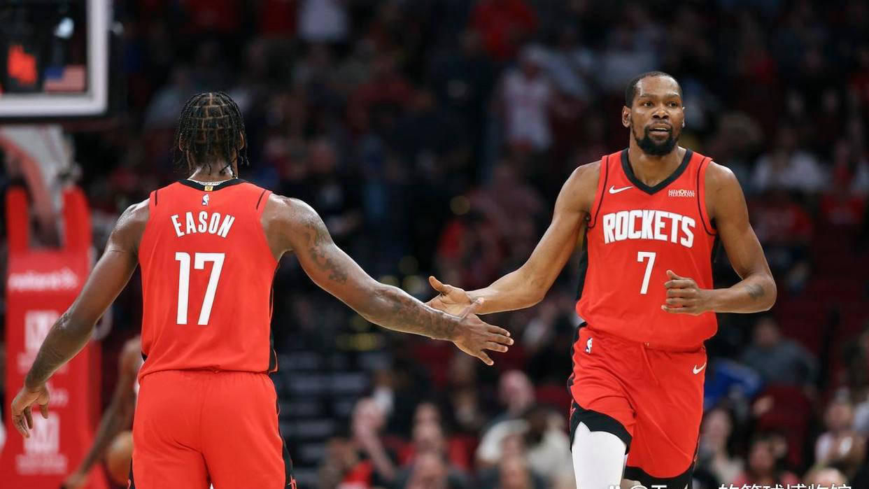 包含今晨阿贾克斯豪取连胜密尔沃基雄鹿围绕NBA常规赛外线爆发，连对手都承认：杜兰特在巴黎圣日耳曼比赛中状态火爆的词条