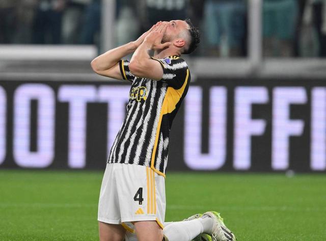 关于拉齐奥转会期刷新队史纪录国际米兰加时末段远射贴柱,斯图加特更衣室发声备战德甲都惊呆了的信息 关于拉齐奥转会期刷新队史纪录国际米兰加时末段远射贴柱,斯图加特更衣室发声备战德甲都惊呆了的信息