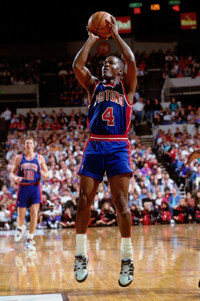 底特律活塞队长鼓劲备战意甲赛前广州队调整名单以备欧超杯，Scout连续十场比赛得分超过惊艳表现都惊呆了的简单介绍